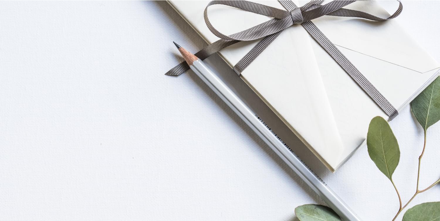 Eddie Kim somehow managed to fill the plane with poisonous snakes.